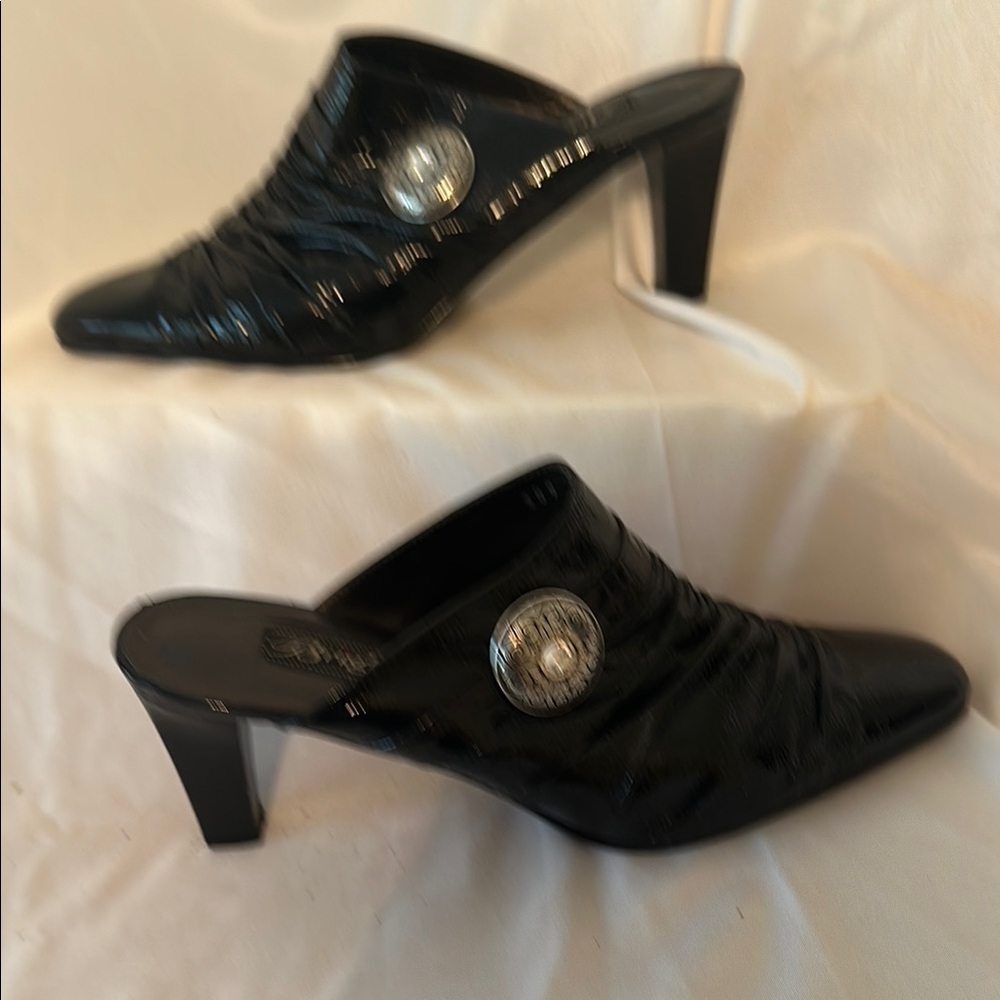 Brighton Black Mules Sleek Leather Design